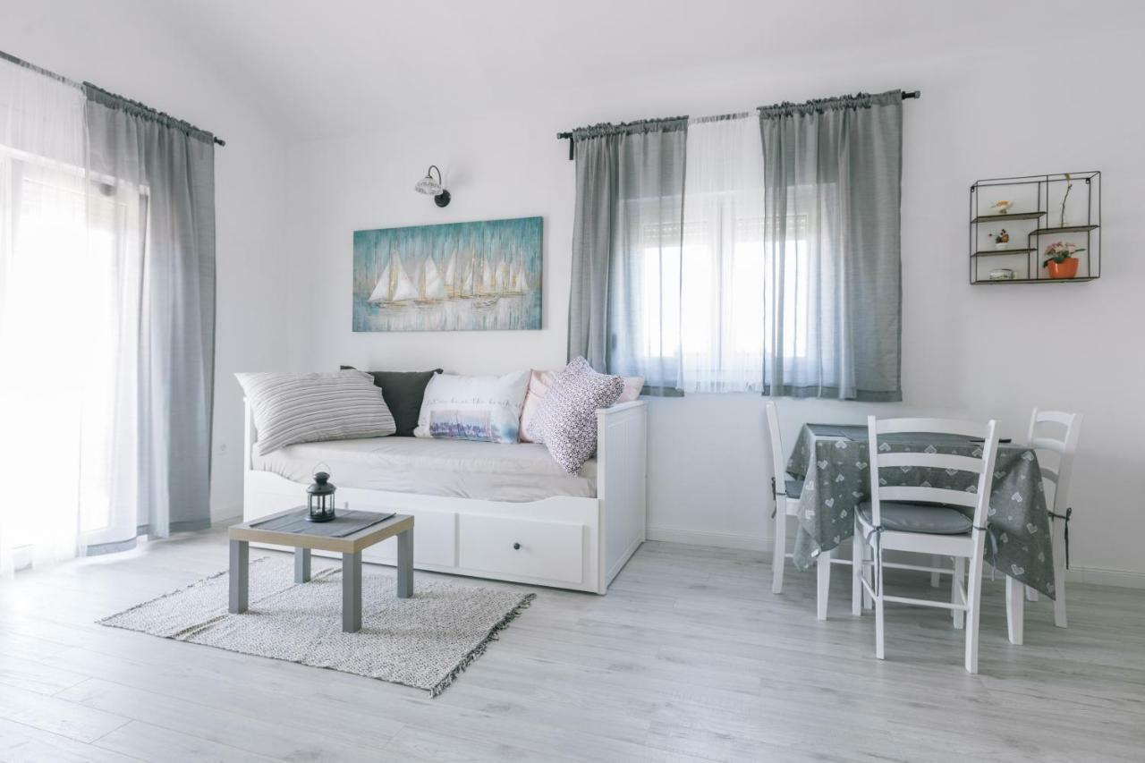 Hedon-Stone Apartment Starigrad Paklenica Exterior photo